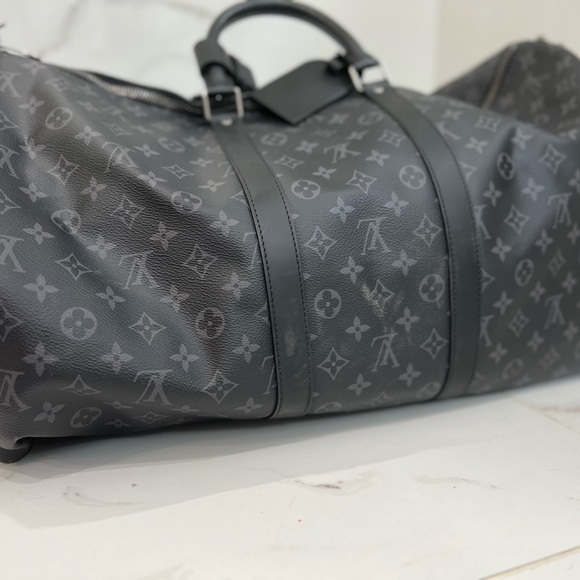 Louis Vuitton Handbags - Louis Vuitton bag, like new!